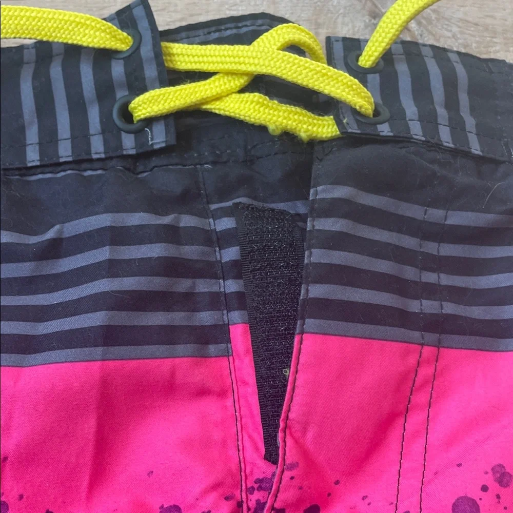 Wave Zone Men’s Striped Swim Shorts Large Vibrant Beach Trunks